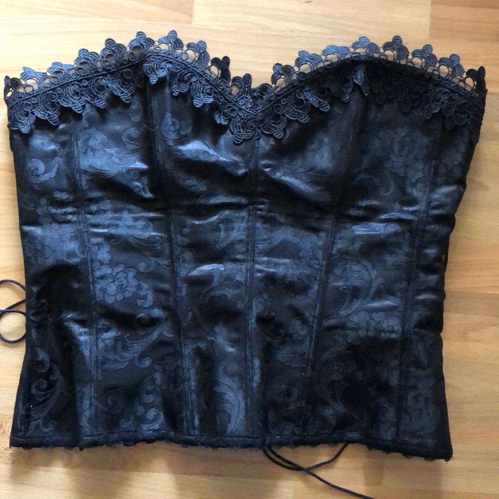 Black Frederick’s of Hollywood corset